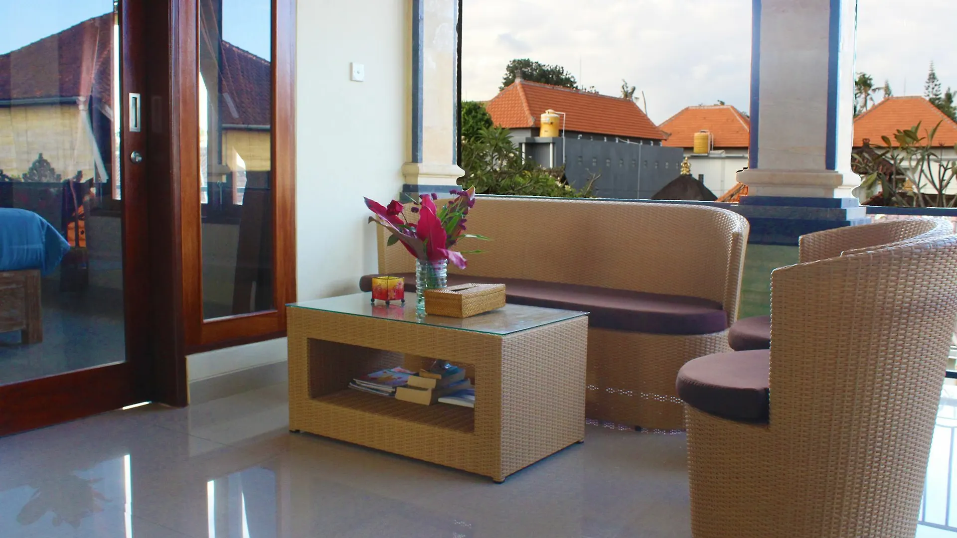 Cr Tris Rooms Seminyak Casa de hóspedes