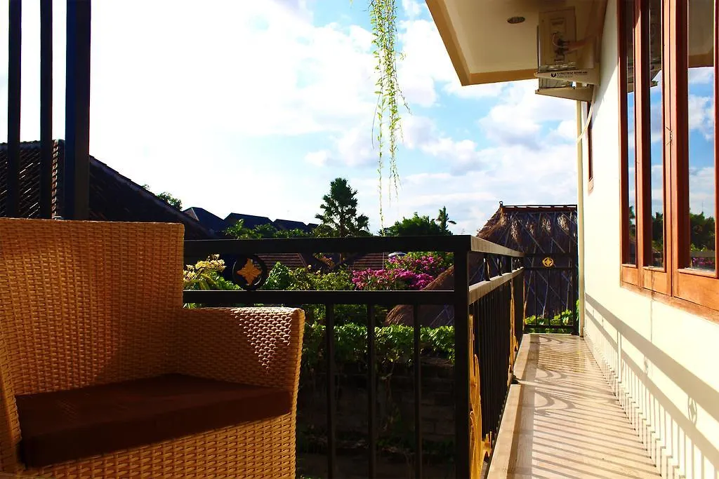 ** Konukevi Cr Tris Rooms Seminyak Endonezya